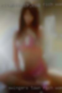 swingers town rich woman looking in streaming